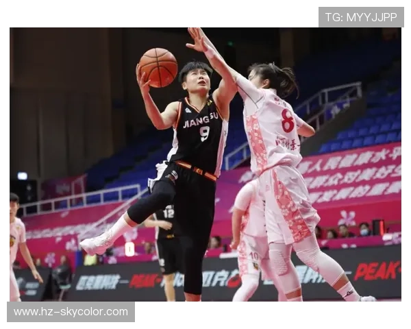 深圳羽毛球队在精英赛中以73分稳居积分榜首位，展现强劲实力